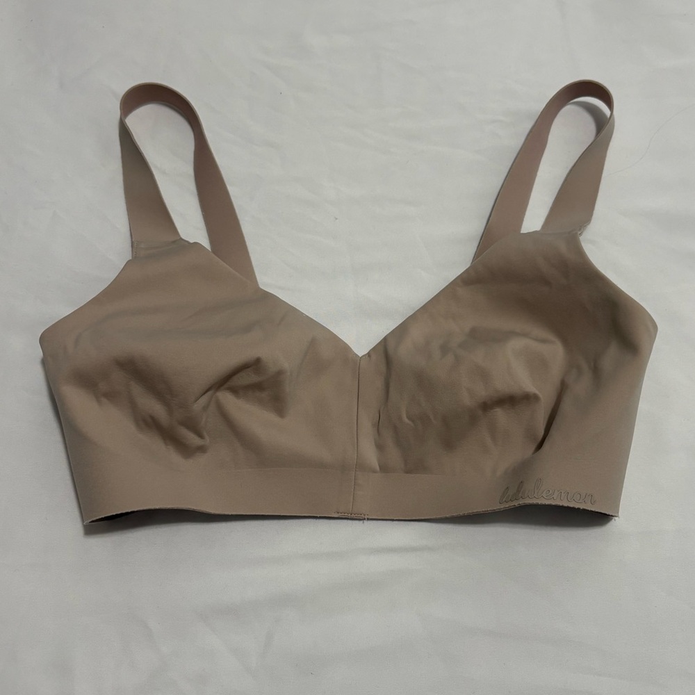 Women’s Lululemon Hold True Bra in Soft Sand Size 32 D